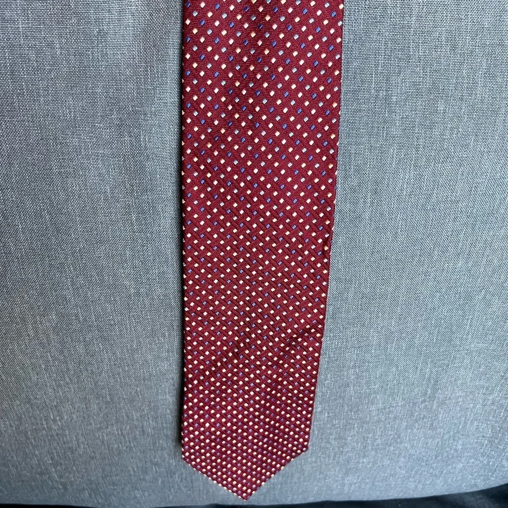 Jos A Banks Red Silk Dress Neck Paisley Tie